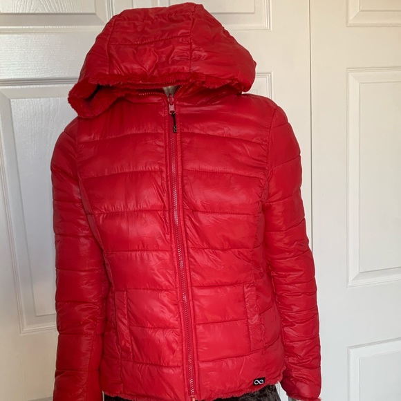 Red puffer reversible coat - Picture 2 of 4